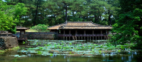 TU DUC TOMB